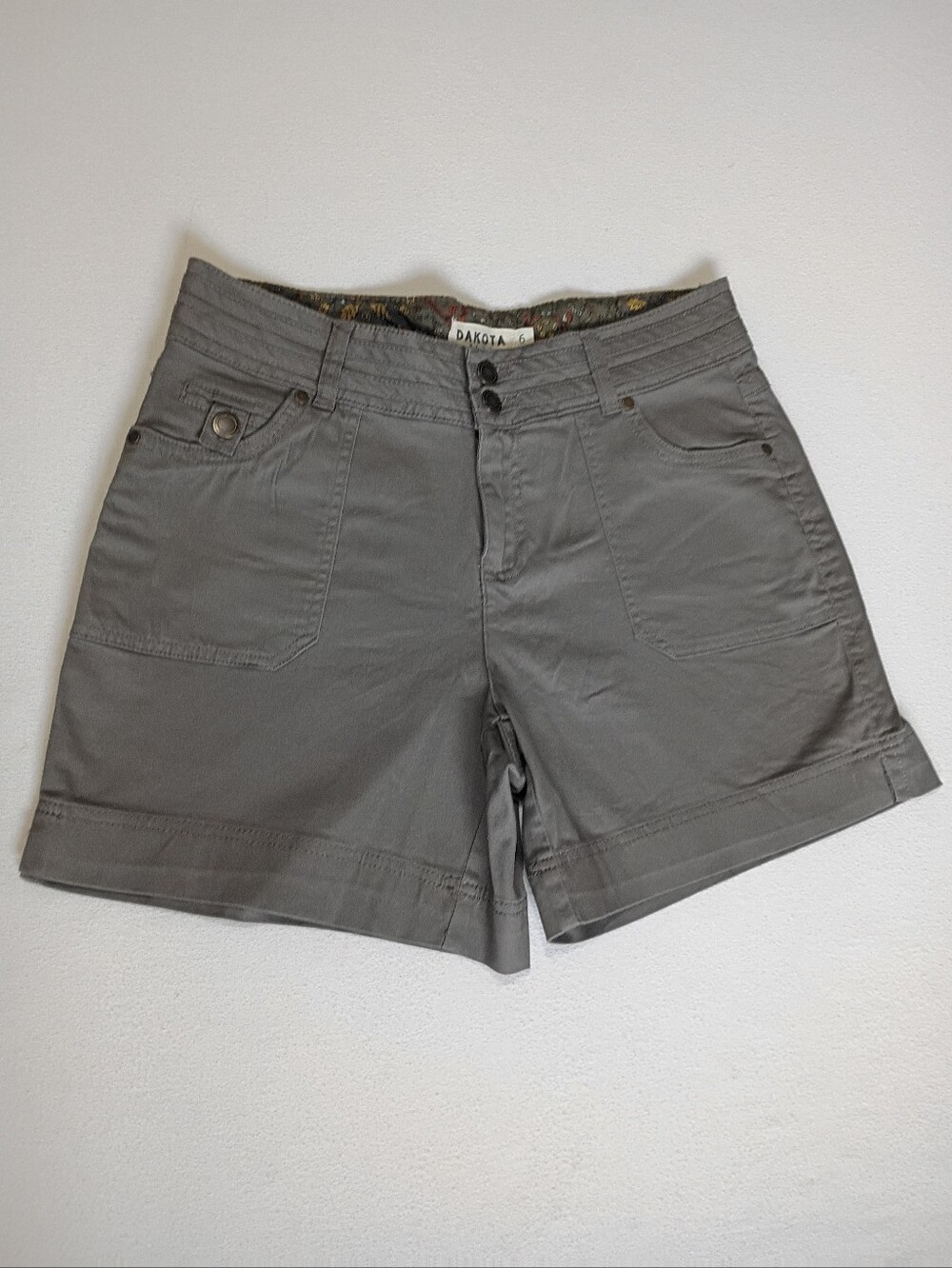 Dakota Blue Women Utility Shorts Size 6 Green Mid Rise Porkchop Pocket